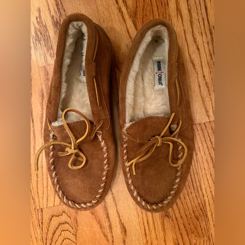 Minnetonka Women's Size 8 Cally Brown Suede Faux Fur Lined Slip On Moccasins
